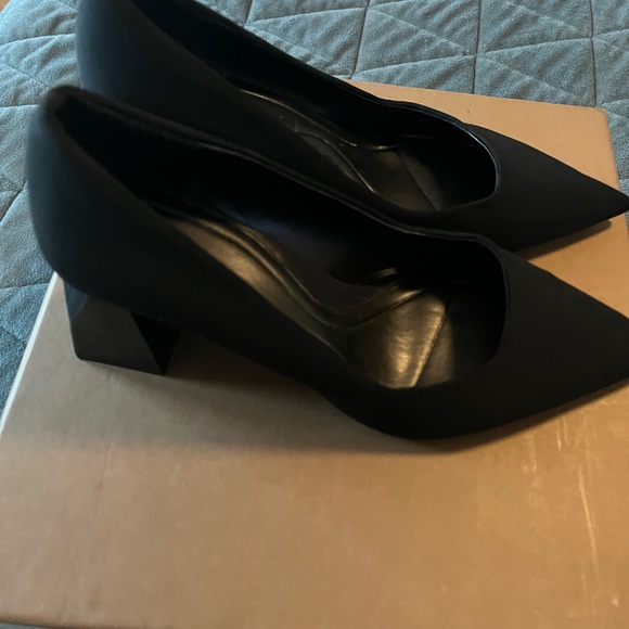 Zara women’s - Picture 2 of 4